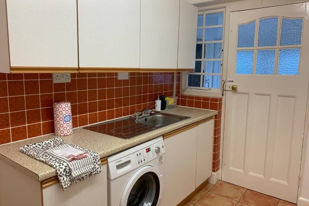 Hectors House Comfortable 4 Bed House In Mature Gardens Yelverton Luaran gambar