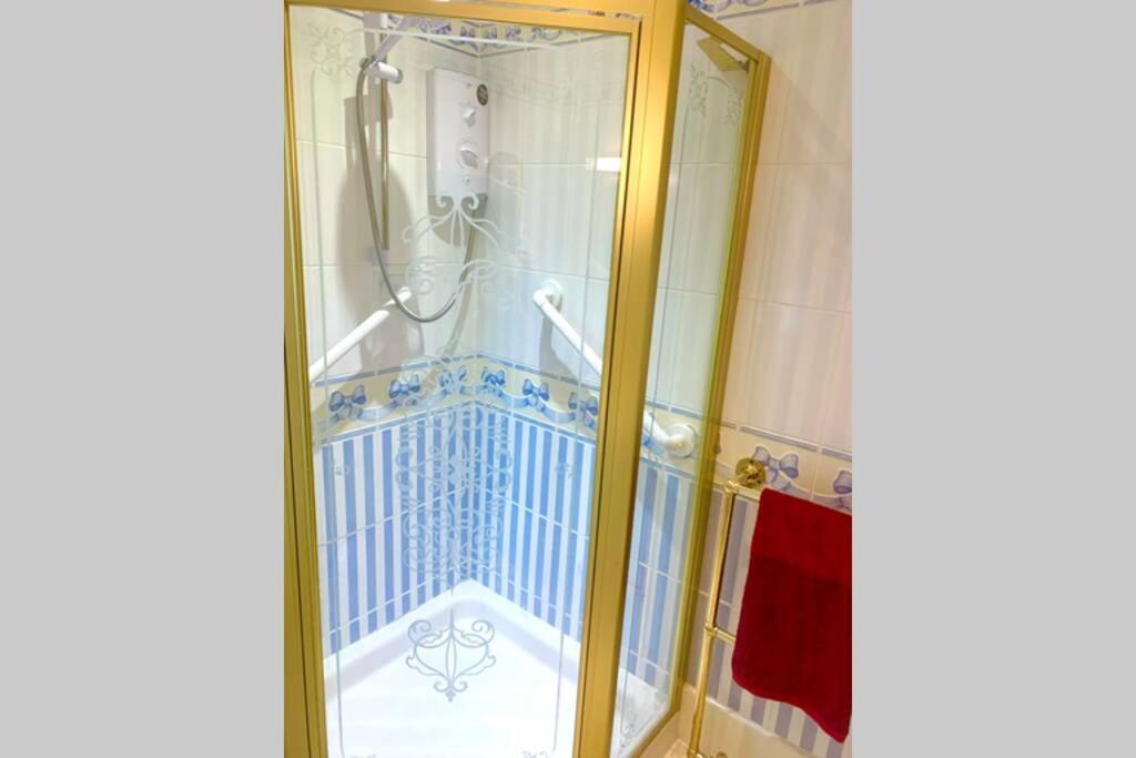 Hectors House Comfortable 4 Bed House In Mature Gardens Yelverton Luaran gambar
