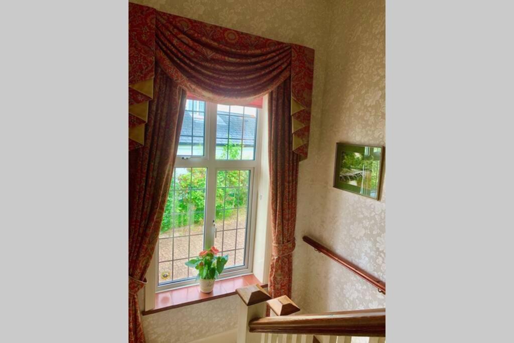 Hectors House Comfortable 4 Bed House In Mature Gardens Yelverton Luaran gambar